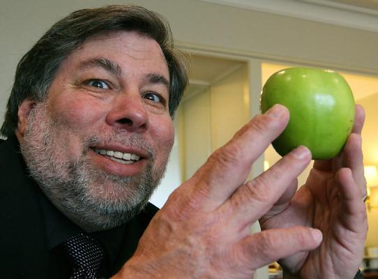 Video: Steve Wozniak es el primero en la fila para comprar el nuevo iPad